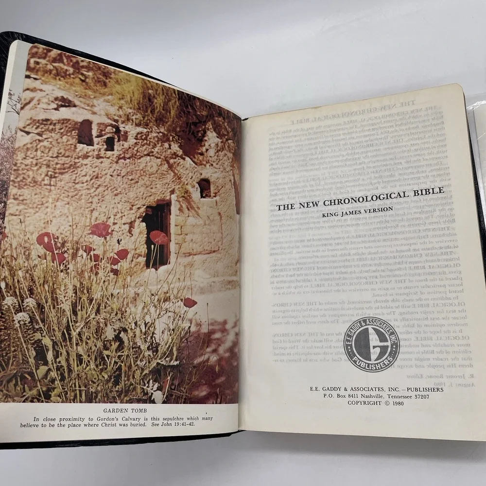 The New Chronological Bible KJV Large Print 1980 E.E. Gaddy & Assoc. Black Cover